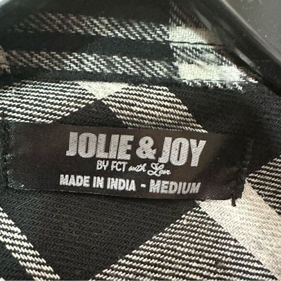 Jolie & Joy medium black & red plaid shirt - Picture 3 of 5